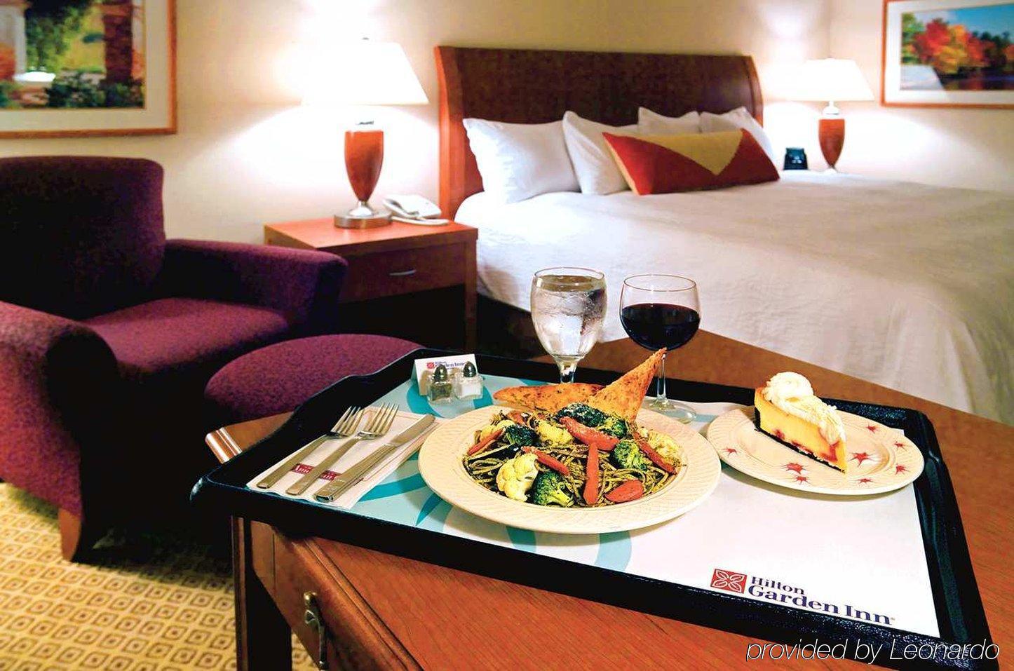Hilton Garden Inn West Monroe Room photo